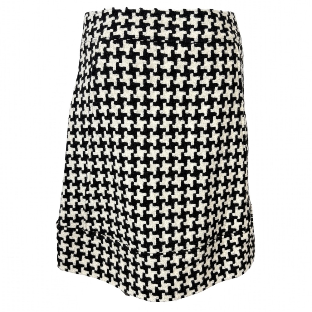 Club Monaco - Wool Blend Black and White Houndstooth Patterned Mini Skirt - Picture 3 of 7